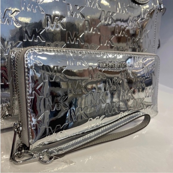Michael Kors Silver Jet Set Extra Sm Metallic Logo Convertible Tote Wallet Set - Picture 8 of 8